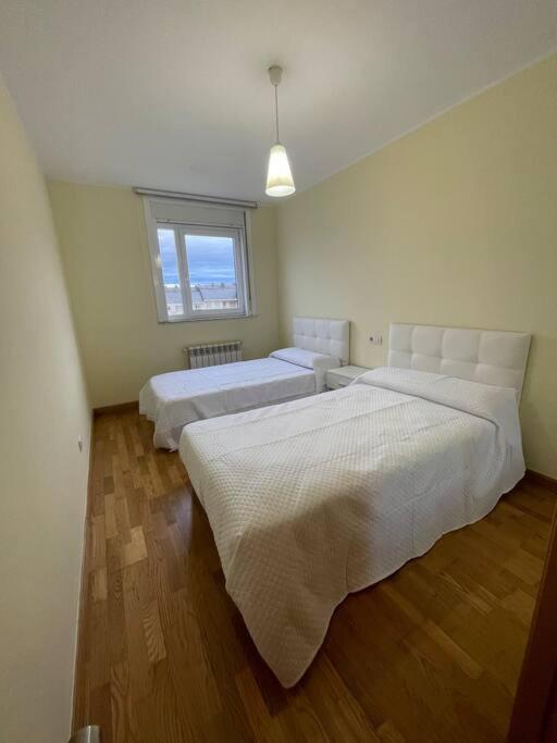 Apartamento Lugo Ciudad מראה חיצוני תמונה